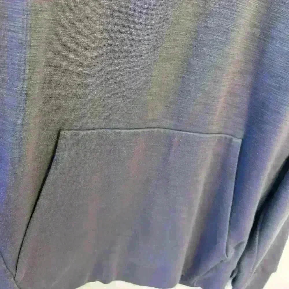 Men's Nike crewneck grey pullover with front pocket size medium